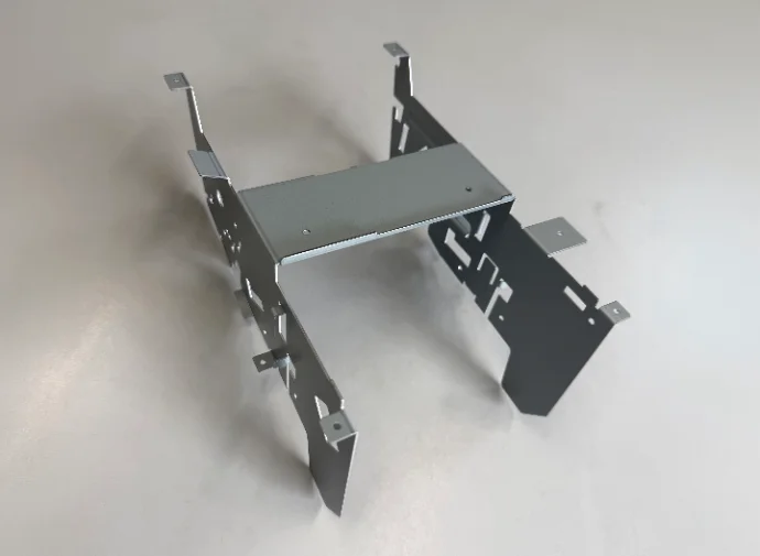 電子機器用板金部品